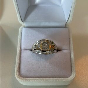 Elegant Silver and Gold Women's Ring